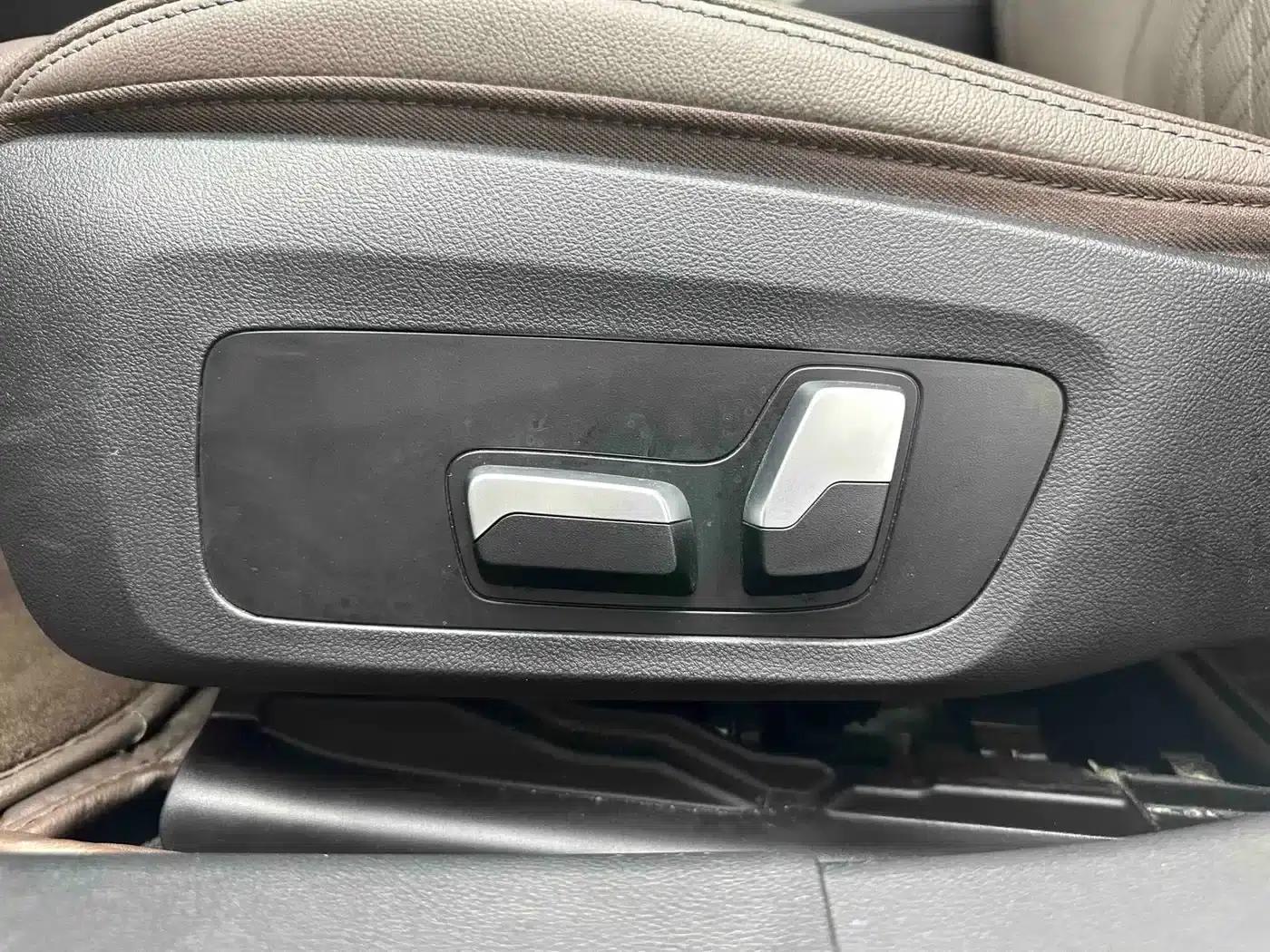2023 BMW 3 Series 320Li M Sport Package — миниатюра 11