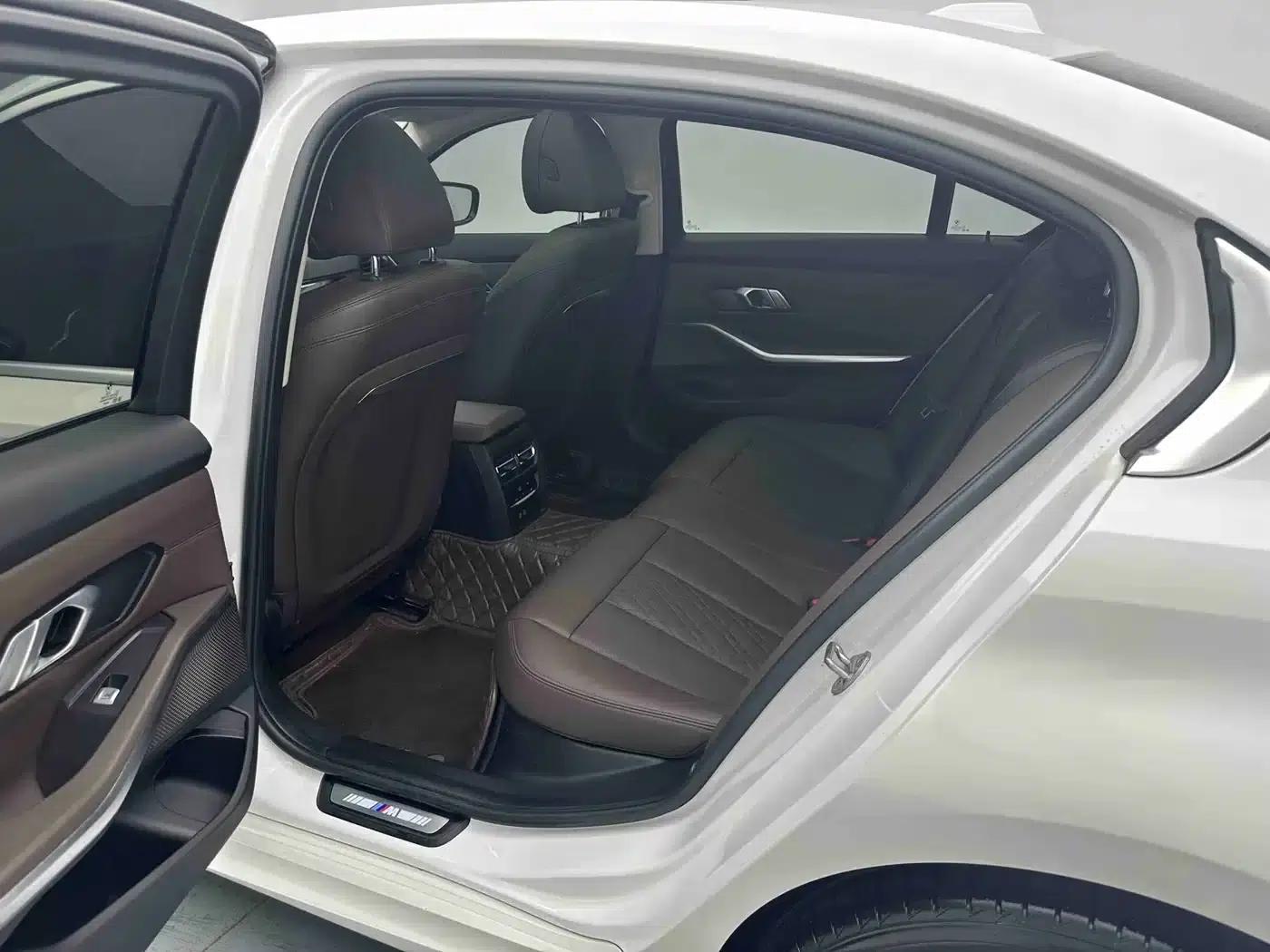 2023 BMW 3 Series 320Li M Sport Package — миниатюра 12