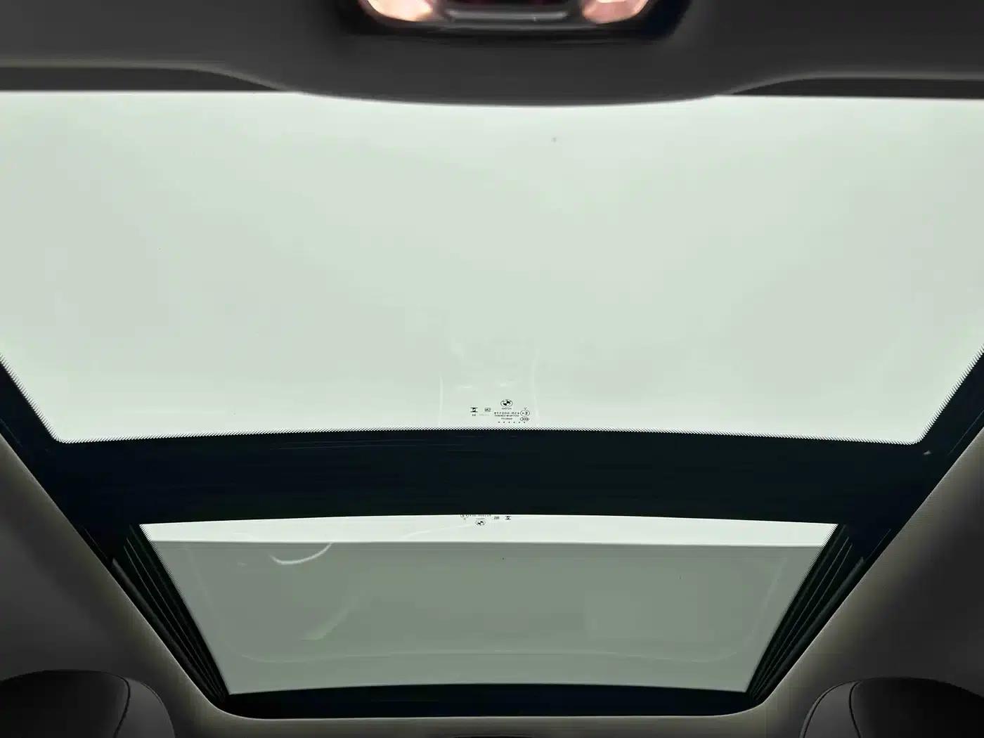 2023 BMW 3 Series 320Li M Sport Package — миниатюра 14