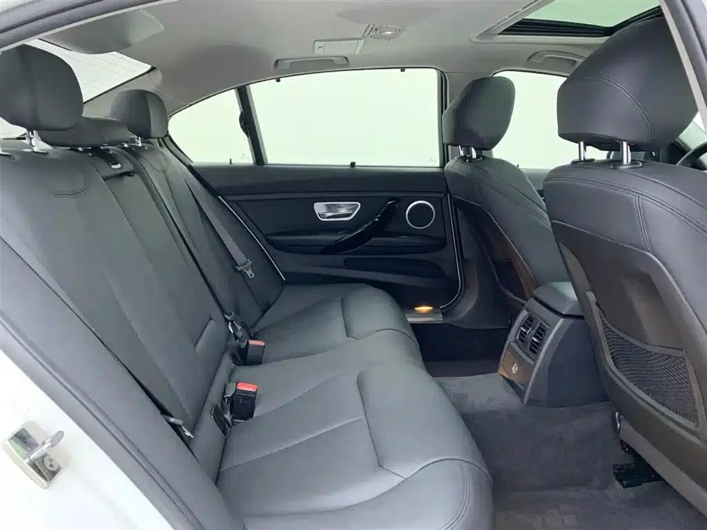 BMW 3 Series 2018 320Li Fashion Edition — миниатюра 14