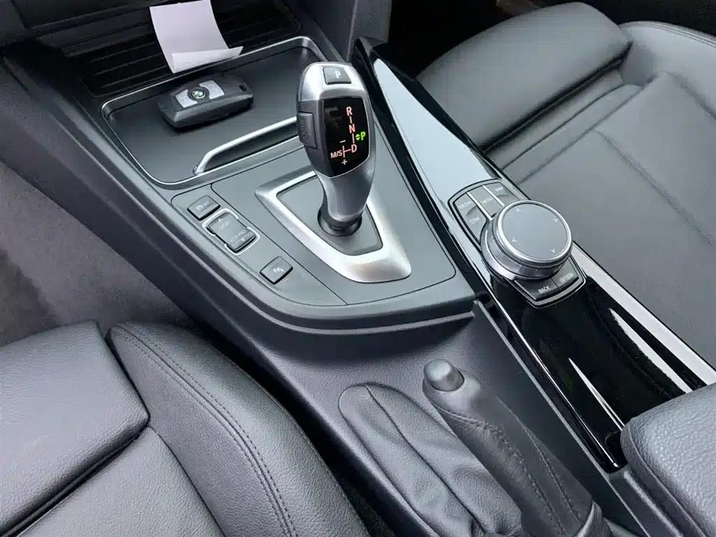 BMW 3 Series 2018 320Li Fashion Edition — миниатюра 23