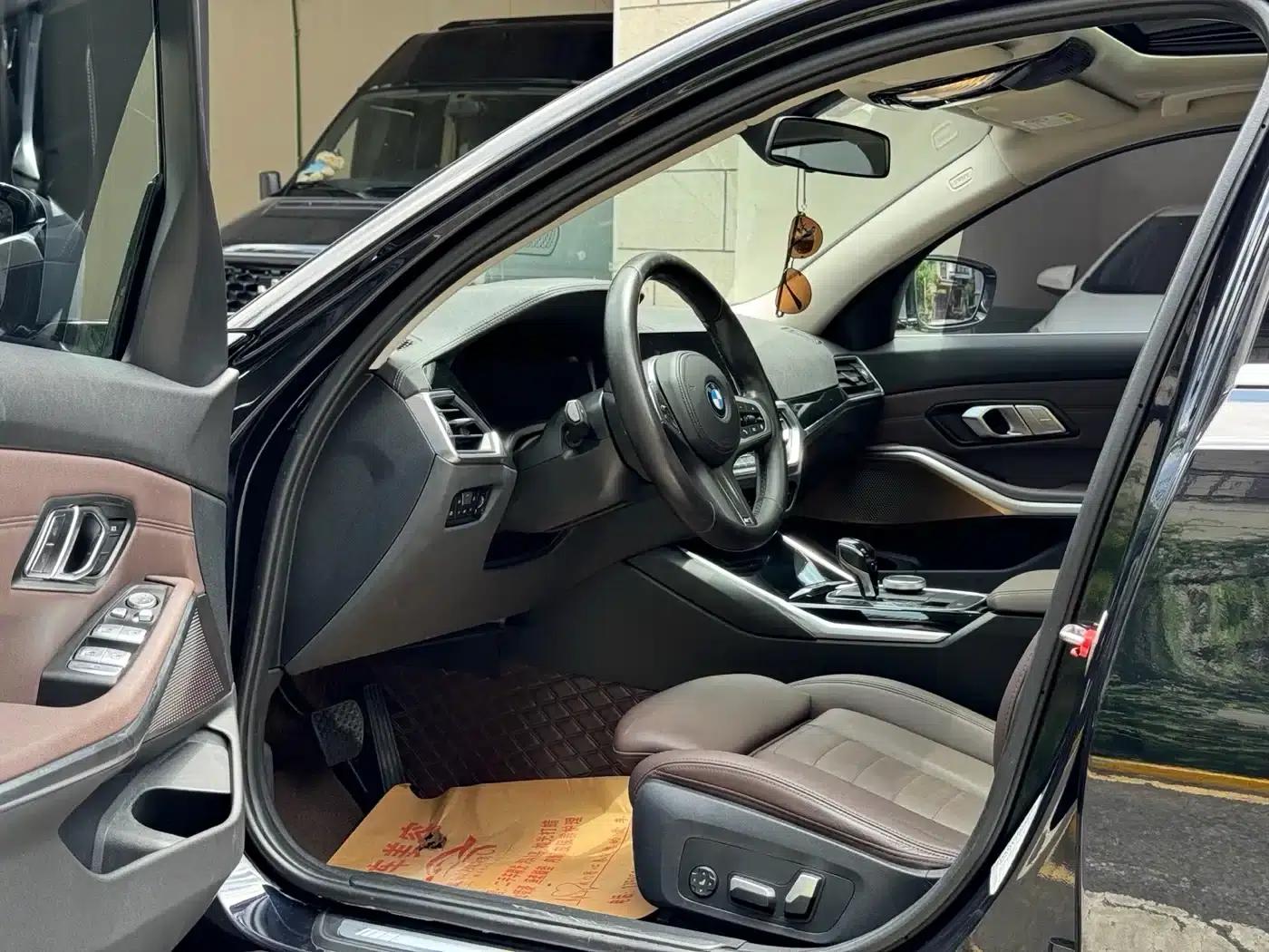 2020 BMW 3 Series 320Li M Sport Package — миниатюра 6