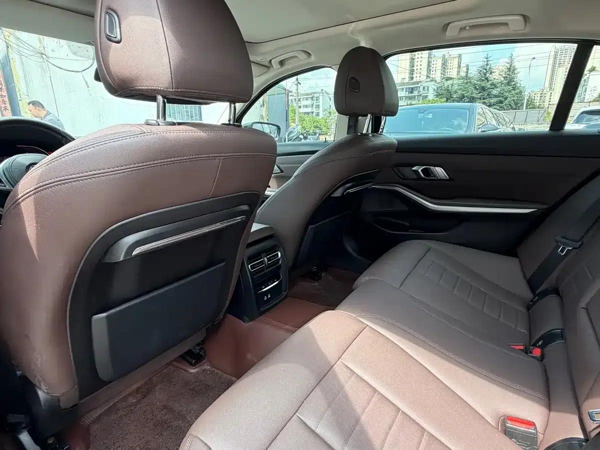 2020 BMW 3 Series 320Li M Sport Package — миниатюра 7