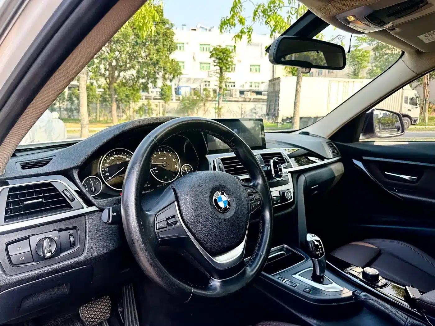 BMW 3 Series 2018 320Li Fashion Edition — миниатюра 14