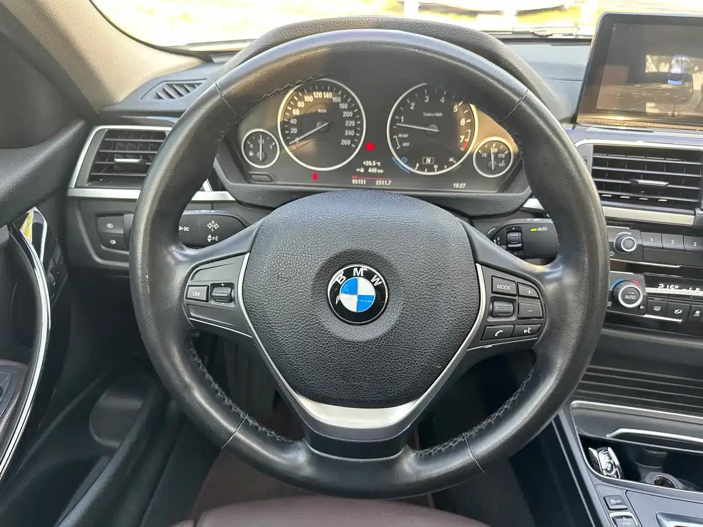 BMW 3 Series 2018 320Li Fashion Edition — миниатюра 16