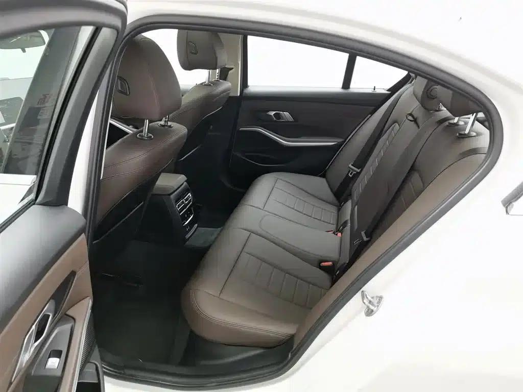 2020 BMW 3 Series 325i M Sport Package — миниатюра 15