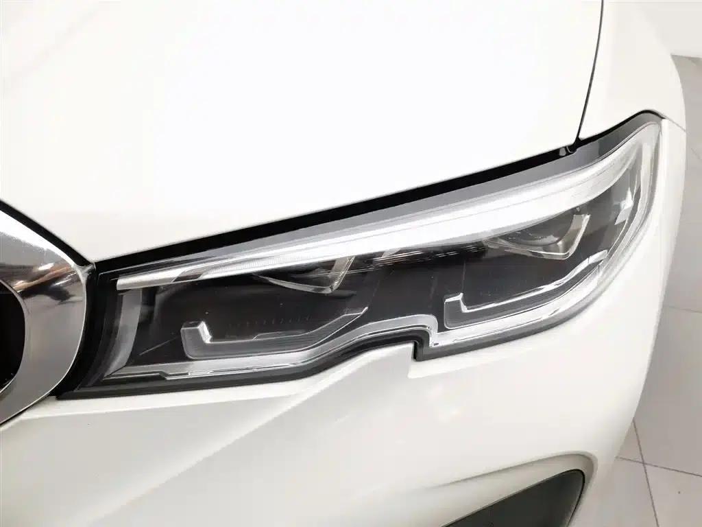 2020 BMW 3 Series 325i M Sport Package — миниатюра 7
