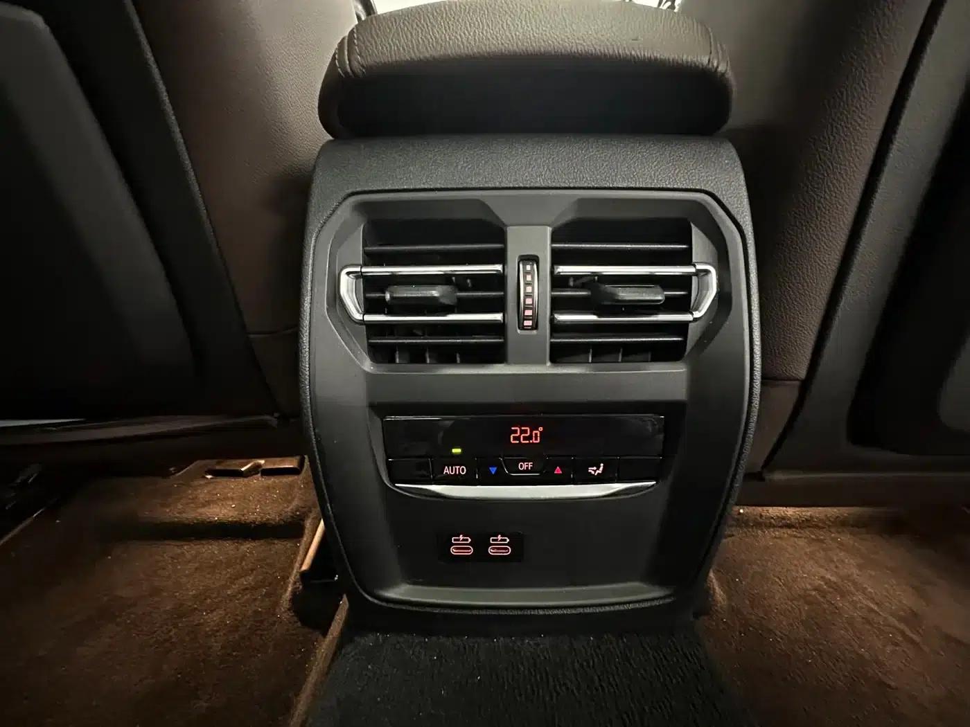2022 BMW 3 Series 320Li M Sport Package — миниатюра 15
