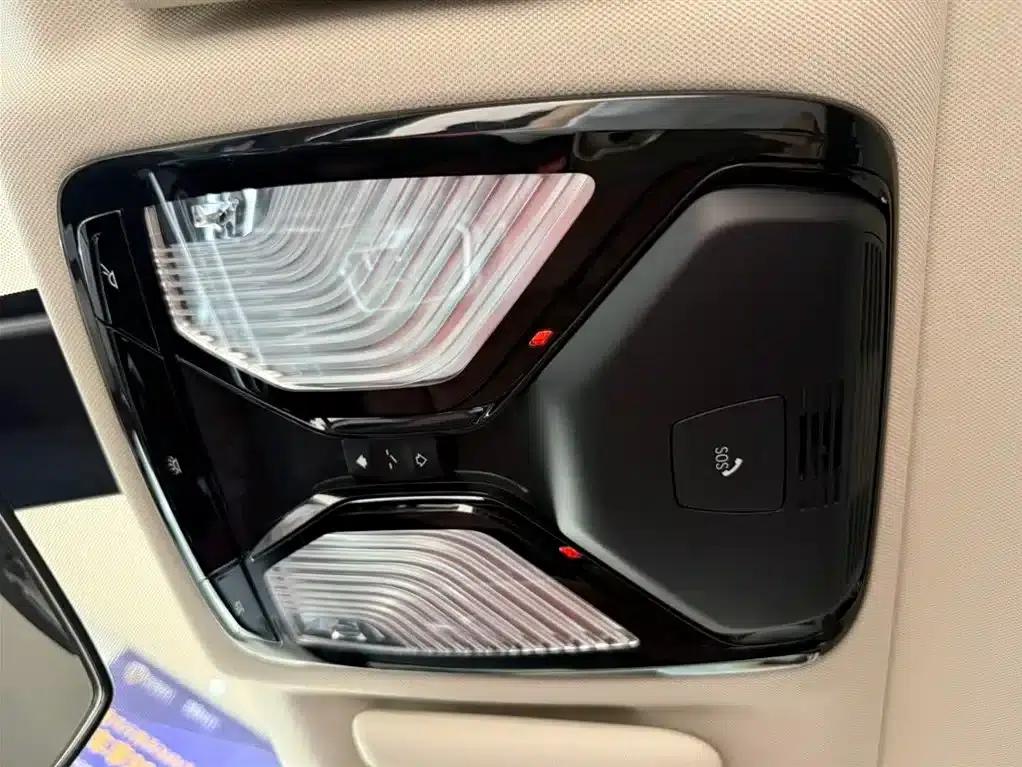 2023 BMW 3 Series 320Li M Sport Package — миниатюра 14