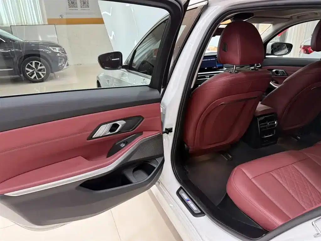 2023 BMW 3 Series 320Li M Sport Package — миниатюра 17
