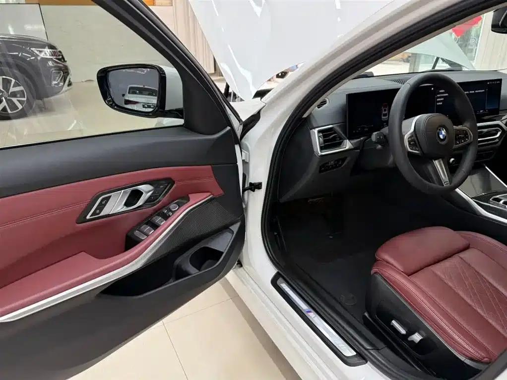 2023 BMW 3 Series 320Li M Sport Package — миниатюра 8