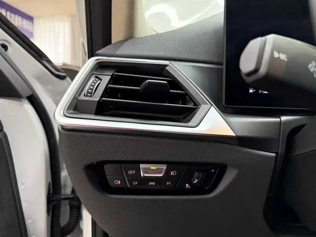 2023 BMW 3 Series 320Li M Sport Package — миниатюра 9