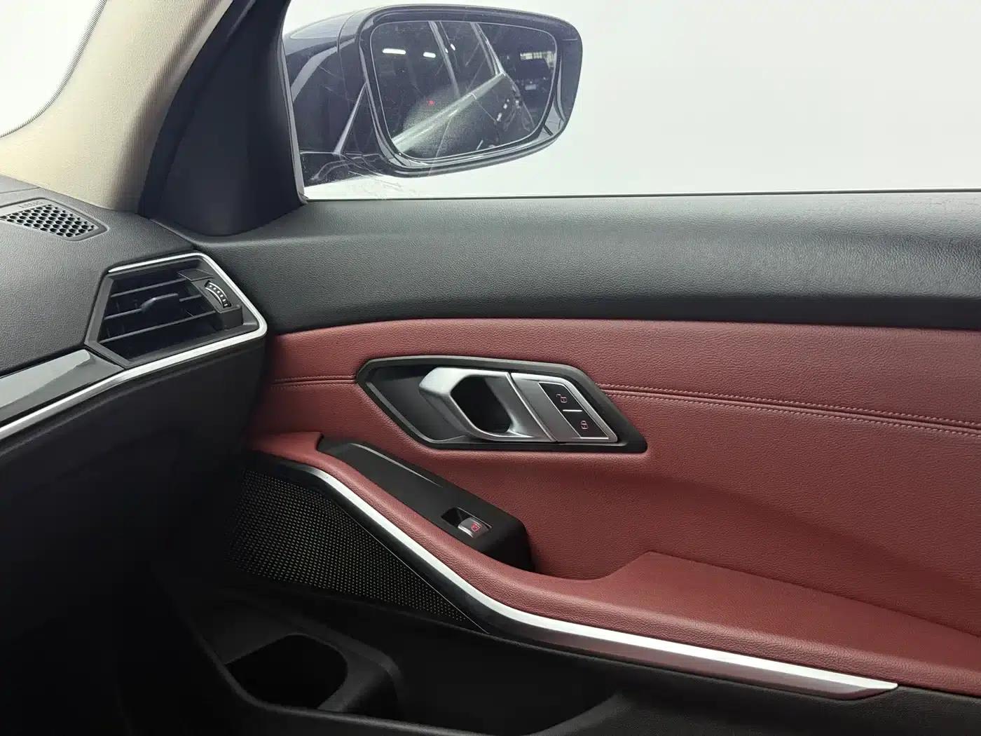 2022 BMW 3 Series 320Li M Sport Package — миниатюра 11