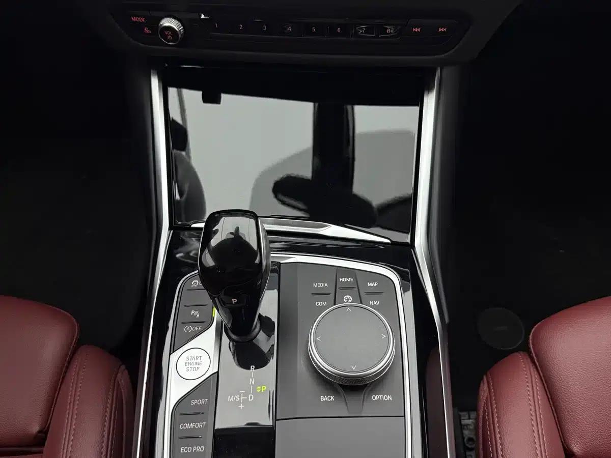 2022 BMW 3 Series 320Li M Sport Package — миниатюра 12