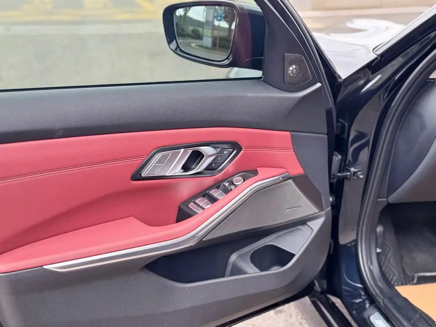 2022 BMW 3 Series Facelift 325i M Sport Shadow Edition — миниатюра 12