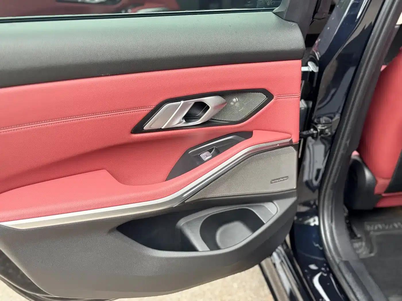 2022 BMW 3 Series Facelift 325i M Sport Shadow Edition — миниатюра 13