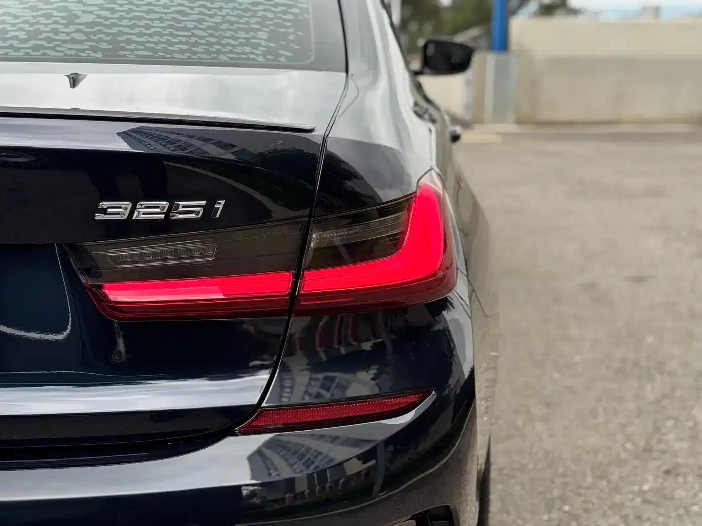 2022 BMW 3 Series Facelift 325i M Sport Shadow Edition — миниатюра 16