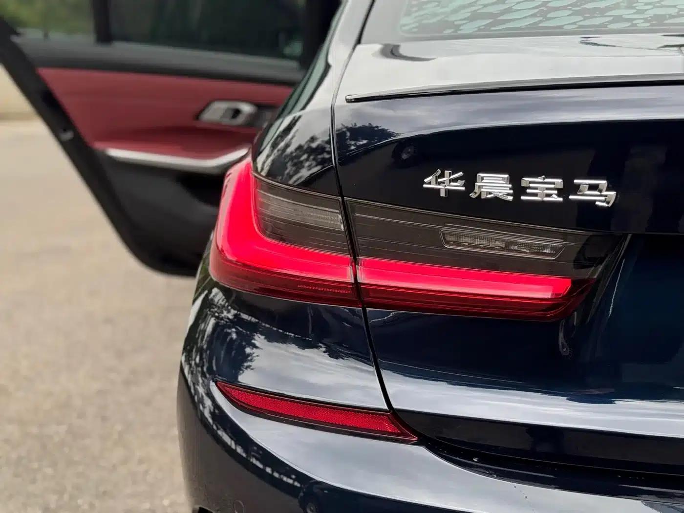 2022 BMW 3 Series Facelift 325i M Sport Shadow Edition — миниатюра 17