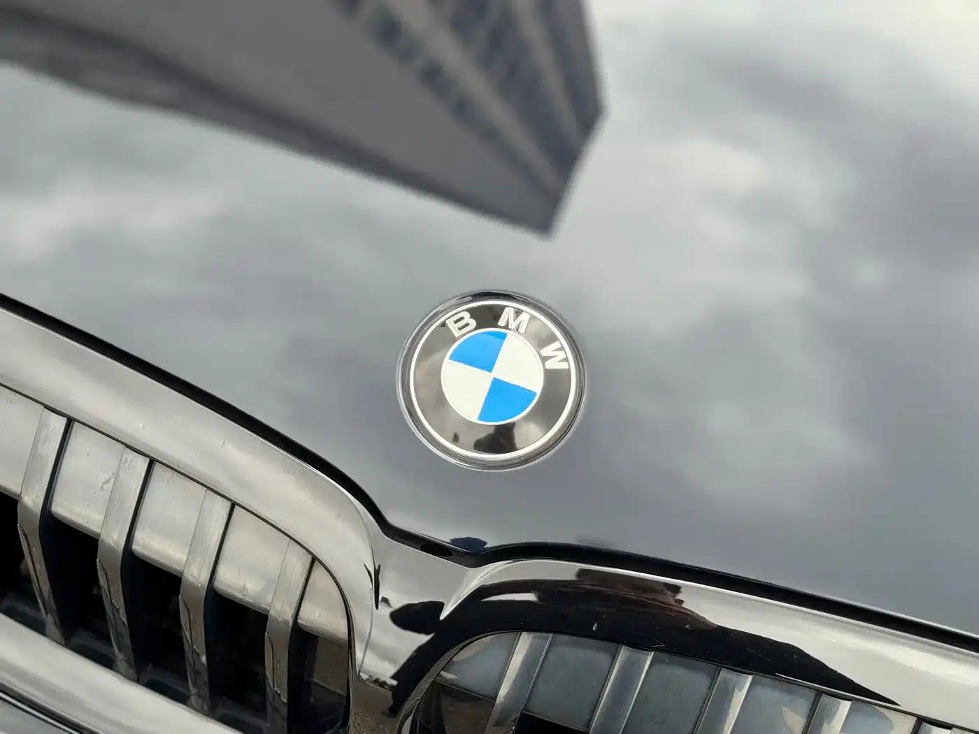 2022 BMW 3 Series Facelift 325i M Sport Shadow Edition — миниатюра 24