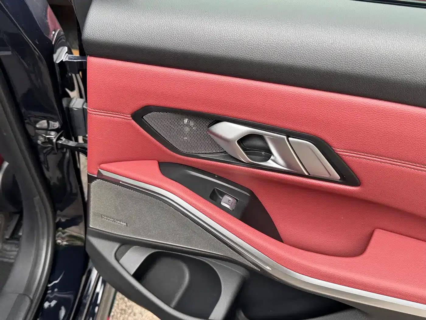 2022 BMW 3 Series Facelift 325i M Sport Shadow Edition — миниатюра 33
