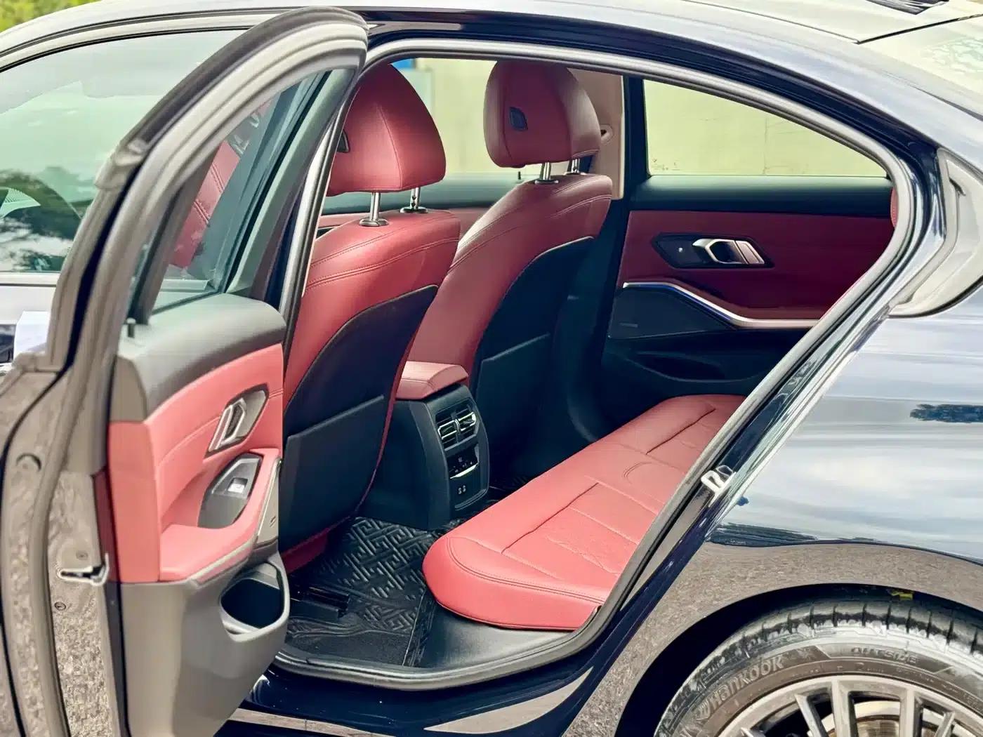 2022 BMW 3 Series Facelift 325i M Sport Shadow Edition — миниатюра 6