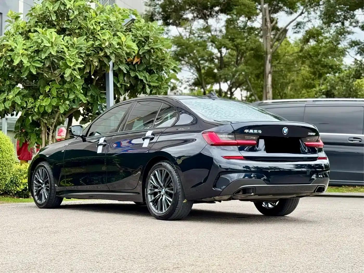 2022 BMW 3 Series Facelift 325i M Sport Shadow Edition — миниатюра 7
