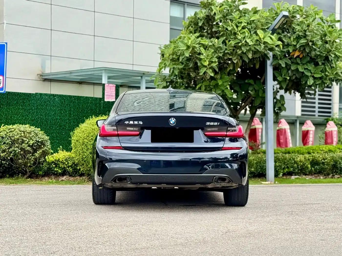 2022 BMW 3 Series Facelift 325i M Sport Shadow Edition — миниатюра 8