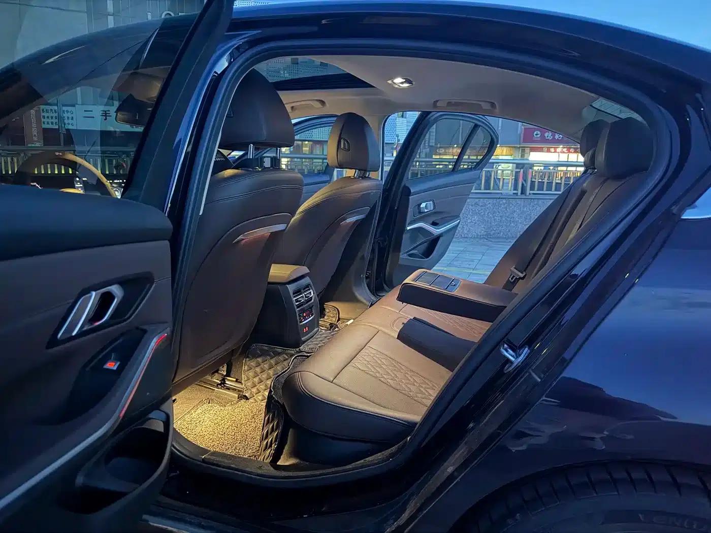 2023 BMW 3 Series 325i M Sport Package — миниатюра 8