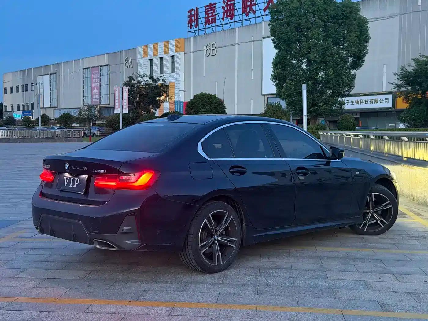 2023 BMW 3 Series 325i M Sport Package — миниатюра 10