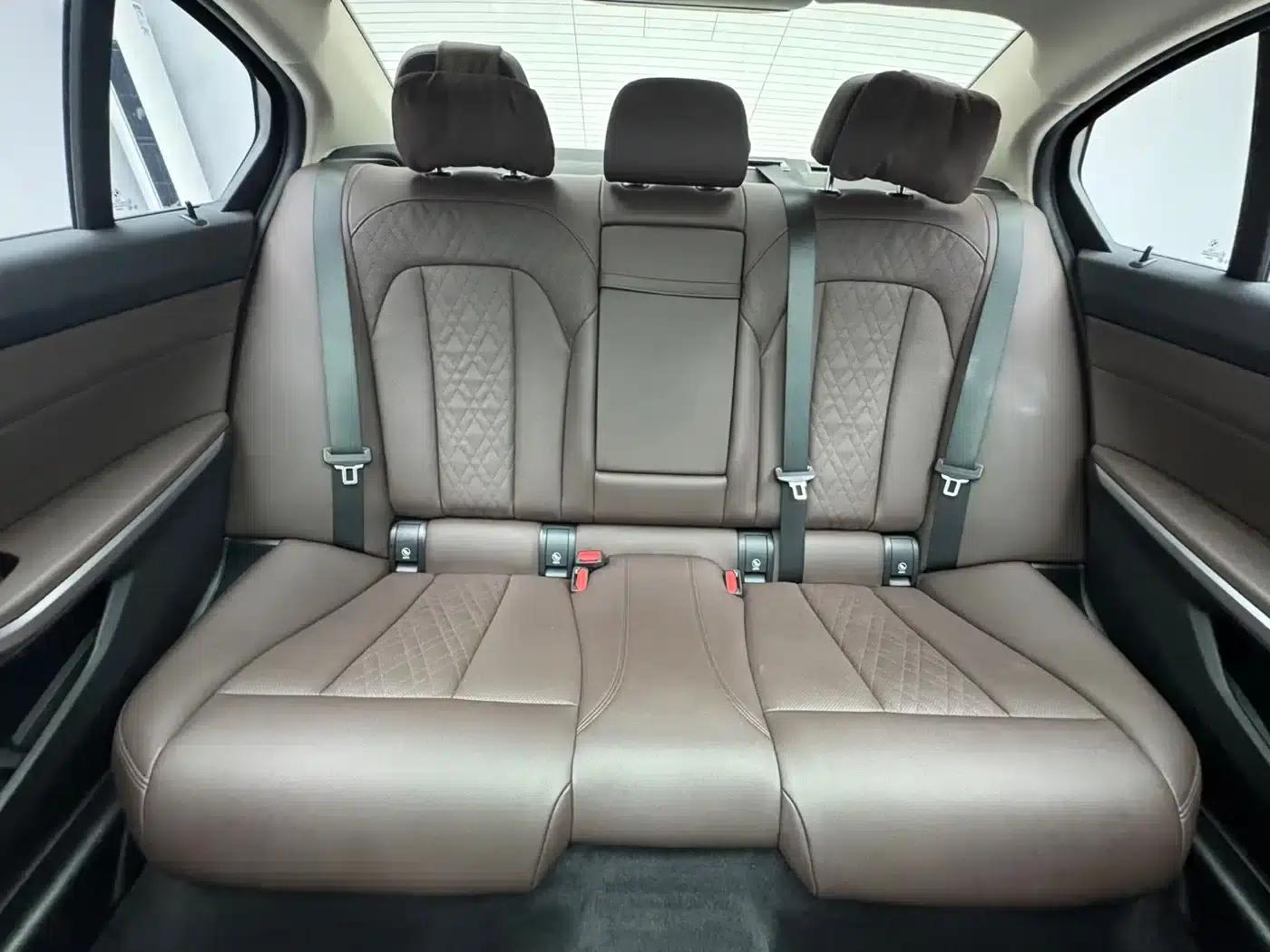 2022 BMW 3 Series 320Li M Sport Package — миниатюра 11
