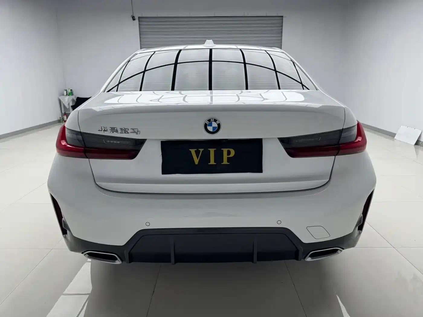 2022 BMW 3 Series 320Li M Sport Package — миниатюра 4