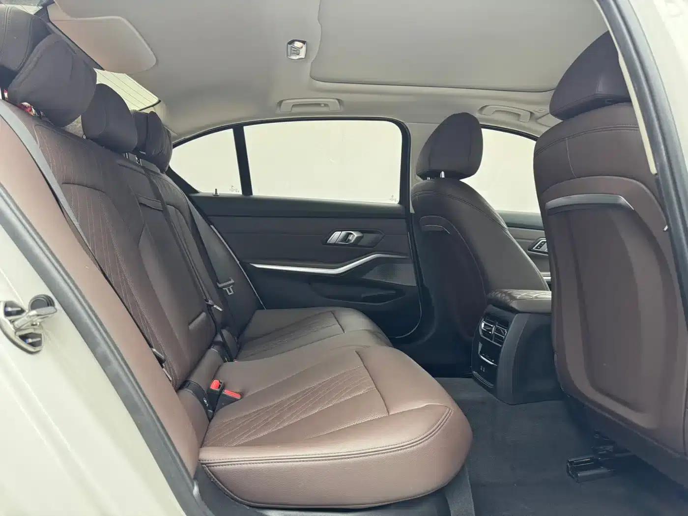 2022 BMW 3 Series 320Li M Sport Package — миниатюра 8