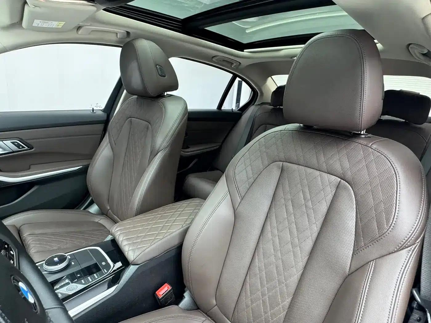 2022 BMW 3 Series 320Li M Sport Package — миниатюра 10