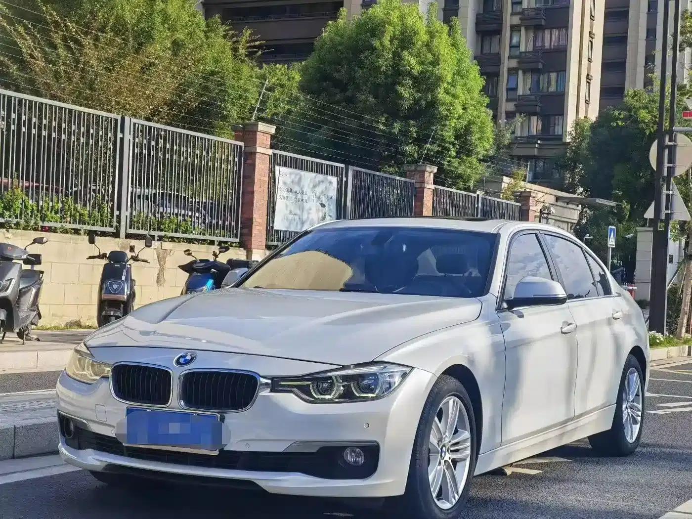 2016 BMW 3 Series 320Li Fashion Edition — миниатюра 1