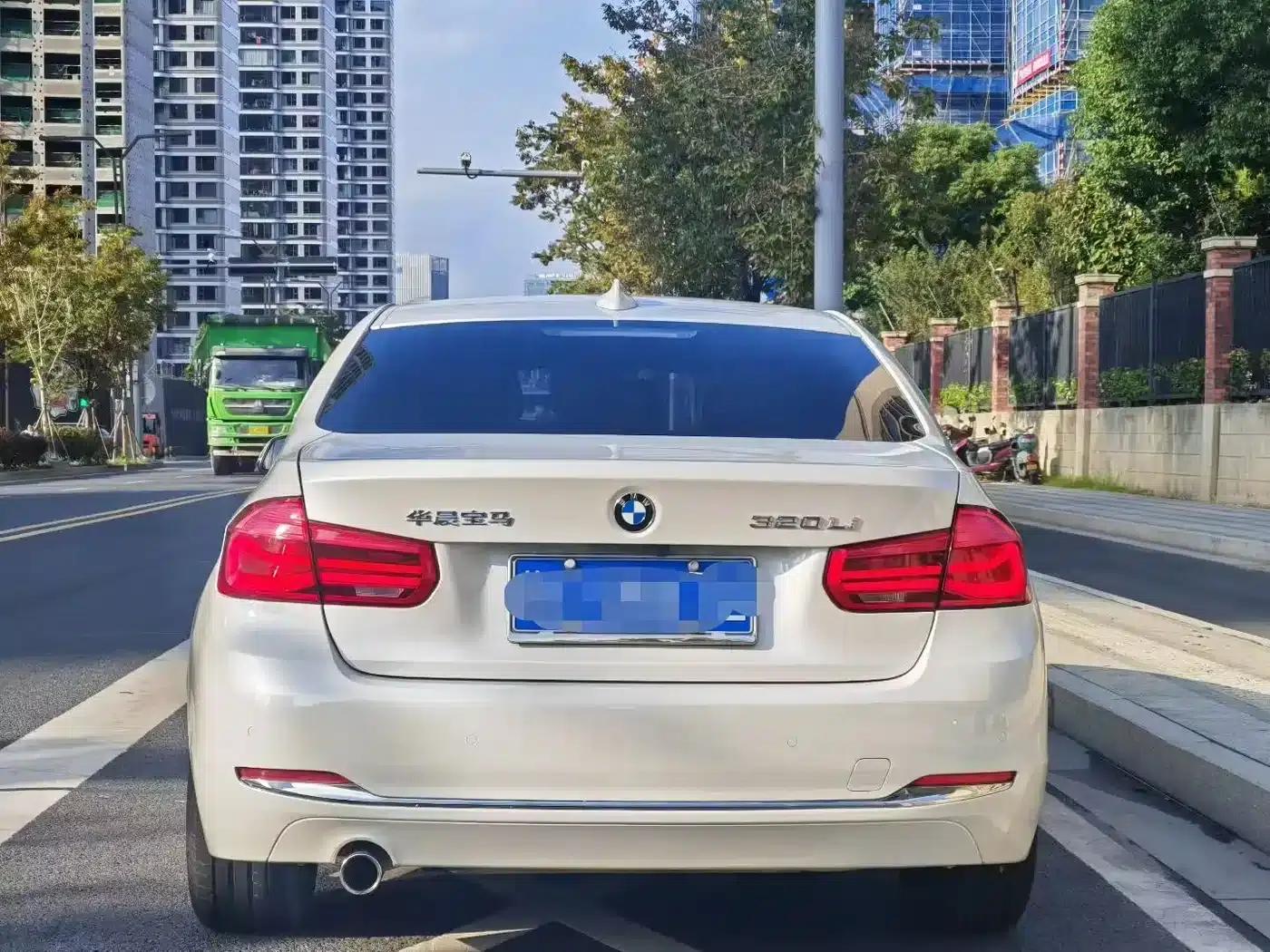 2016 BMW 3 Series 320Li Fashion Edition — миниатюра 5