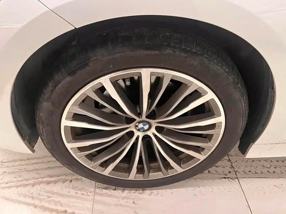 2021 BMW 3 Series 320i Sport Package — миниатюра 5