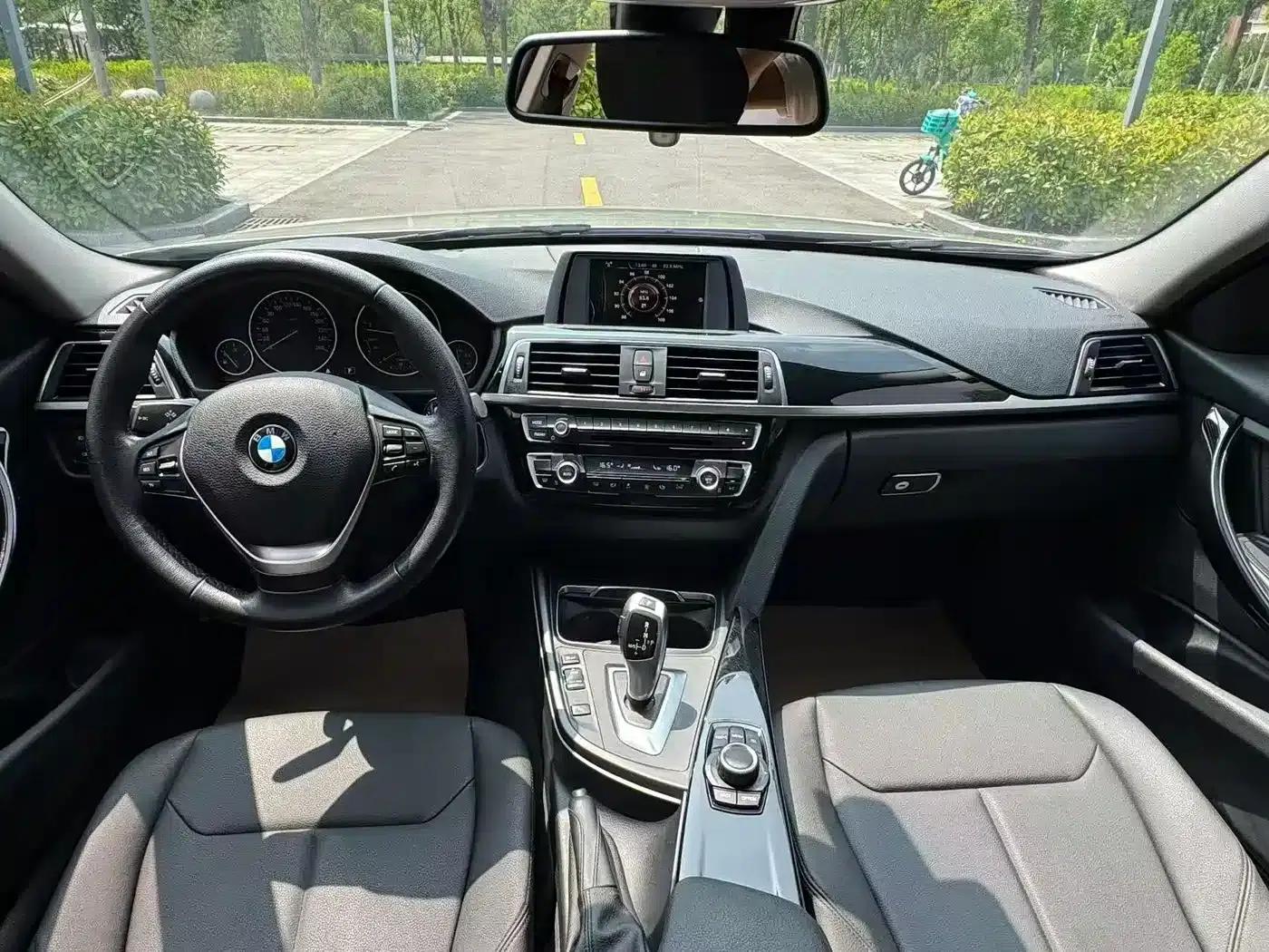 2017 BMW 3 Series 320Li Fashion Edition — миниатюра 5