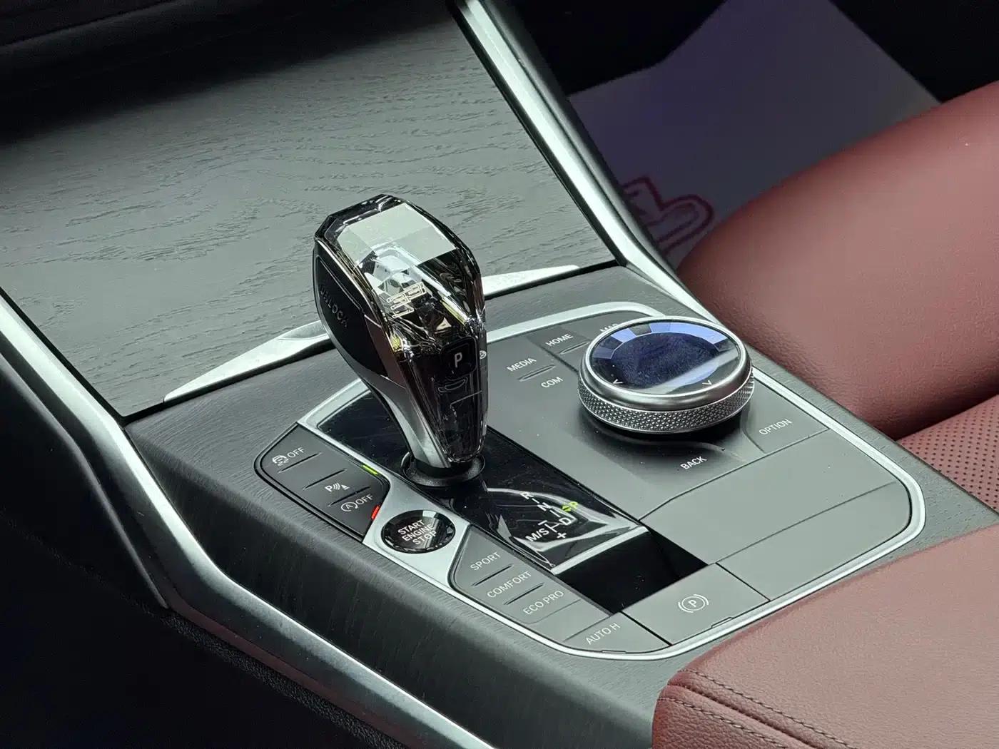 2022 BMW 3 Series 325i M Sport Package — миниатюра 8