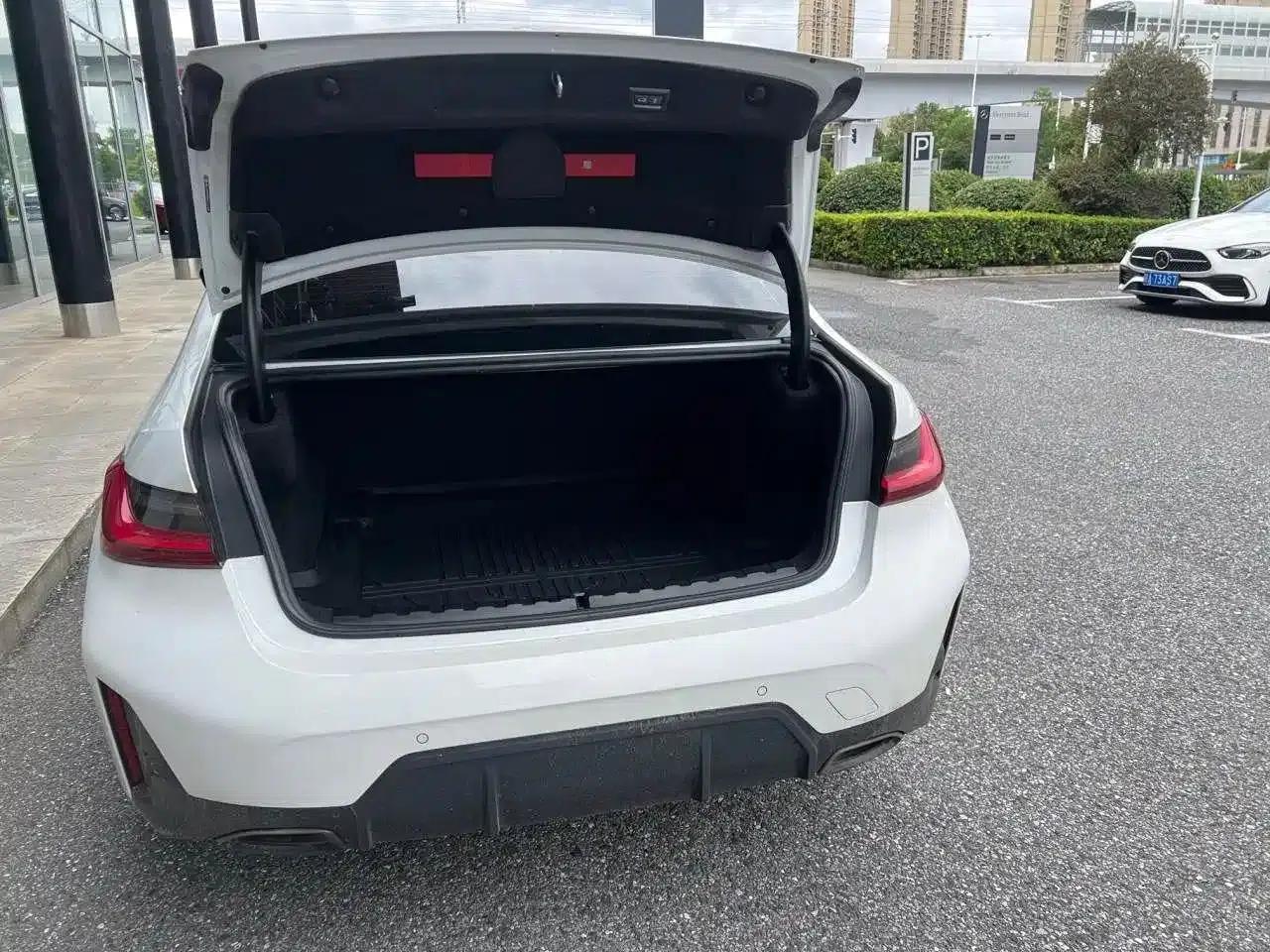 2024 BMW 3 Series 325Li M Sport Shadow Edition — миниатюра 13