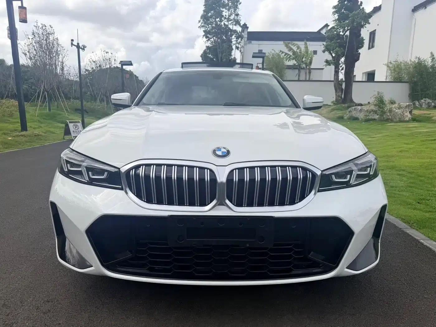 2023 BMW 3 Series 320Li M Sport Package — миниатюра 2