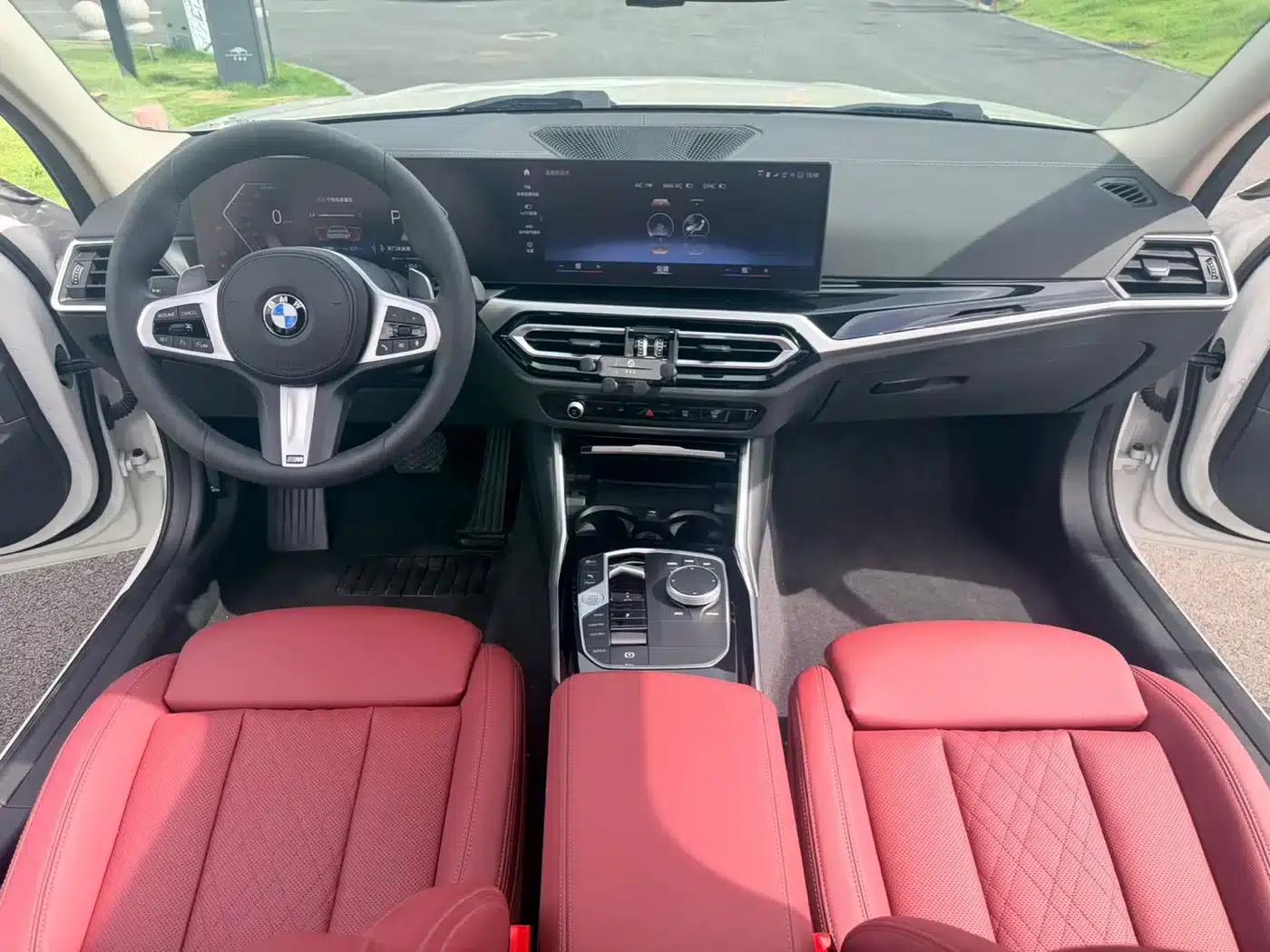 2023 BMW 3 Series 320Li M Sport Package — миниатюра 14