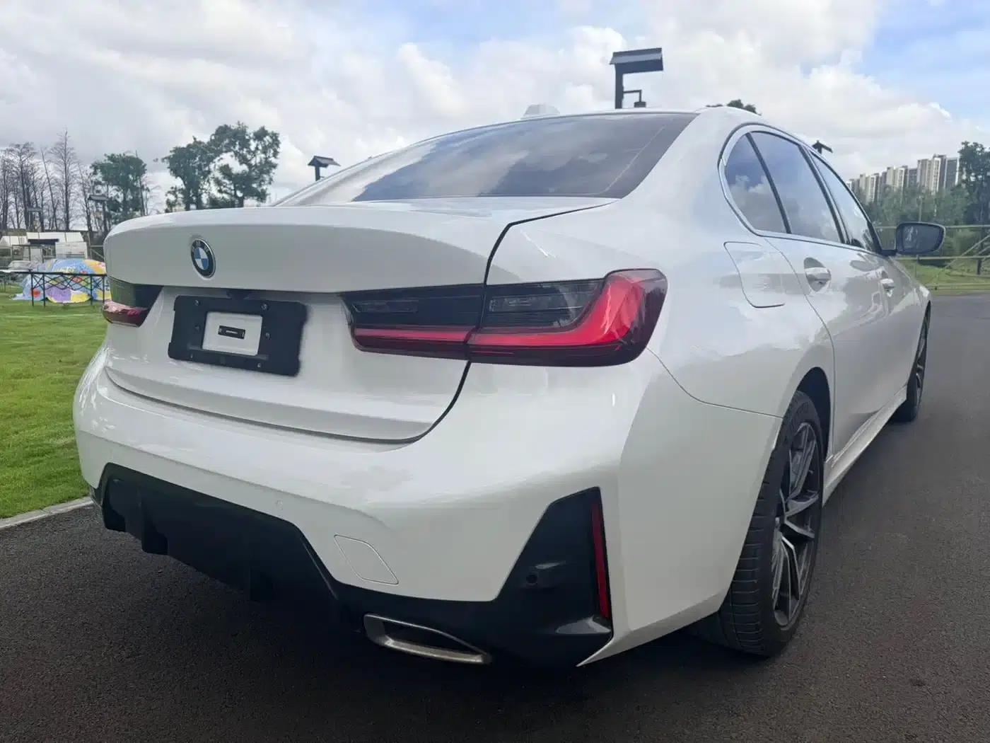 2023 BMW 3 Series 320Li M Sport Package — миниатюра 5