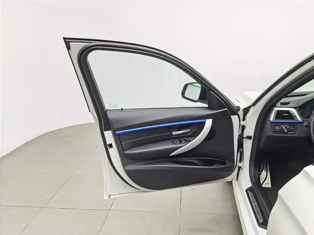 2018 BMW 3 Series 320i M Sport Package — миниатюра 8