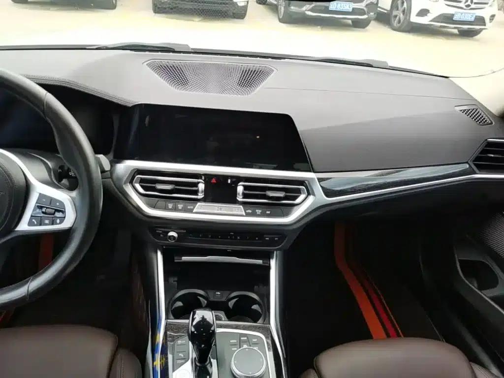 2022 BMW 3 Series 325Li M Sport Package — миниатюра 9