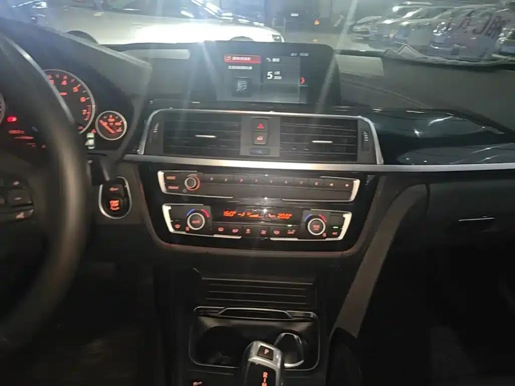 BMW 3 Series 2018 320Li Fashion Edition — миниатюра 13