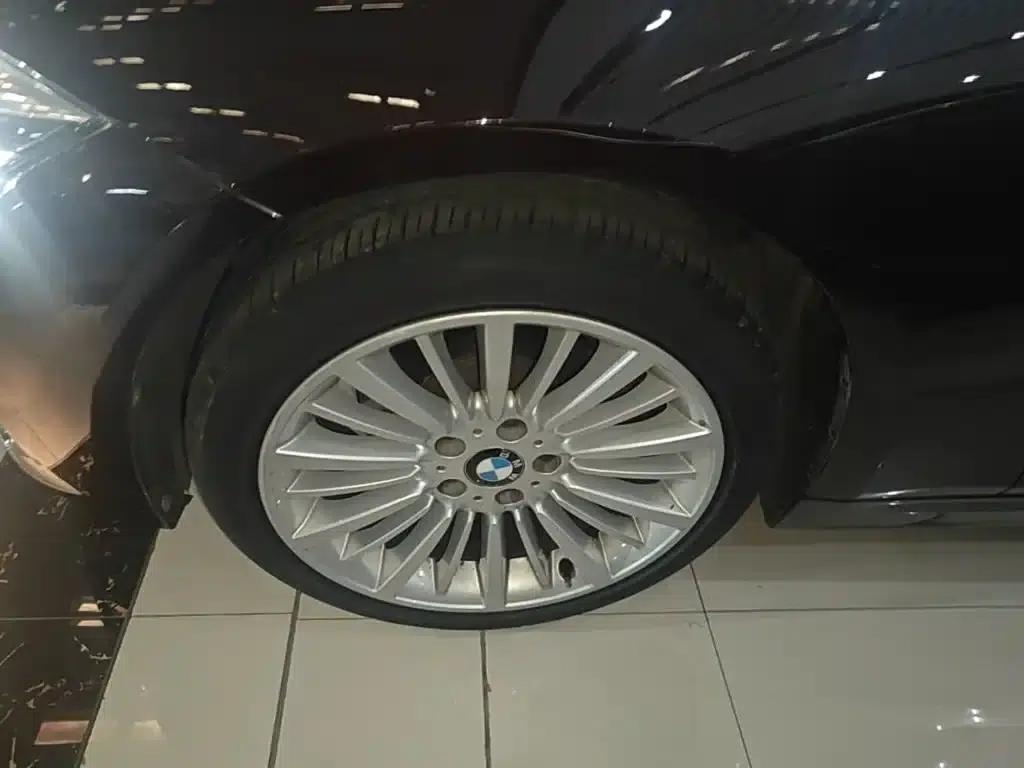 BMW 3 Series 2018 320Li Fashion Edition — миниатюра 23