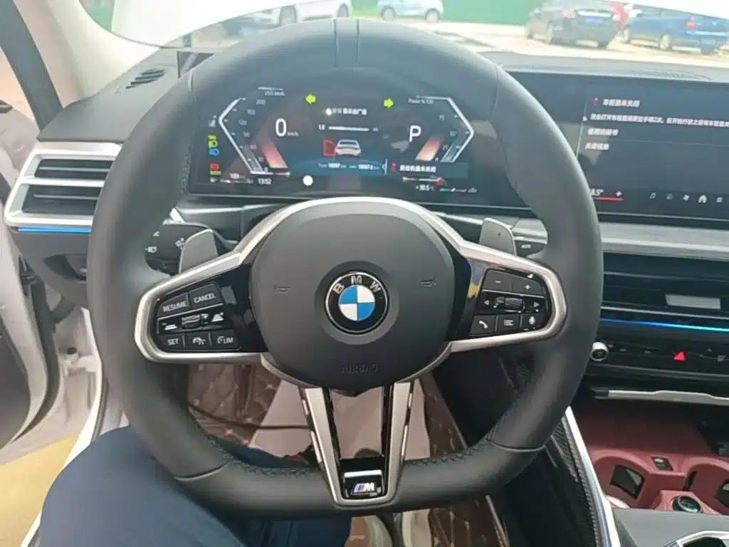 2025 BMW 3 Series 325Li M Sport Package — миниатюра 11