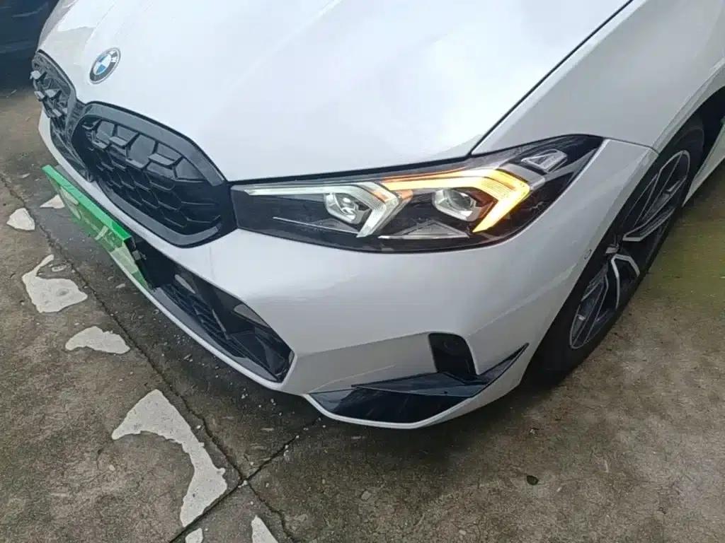 2025 BMW 3 Series 325Li M Sport Package — миниатюра 24