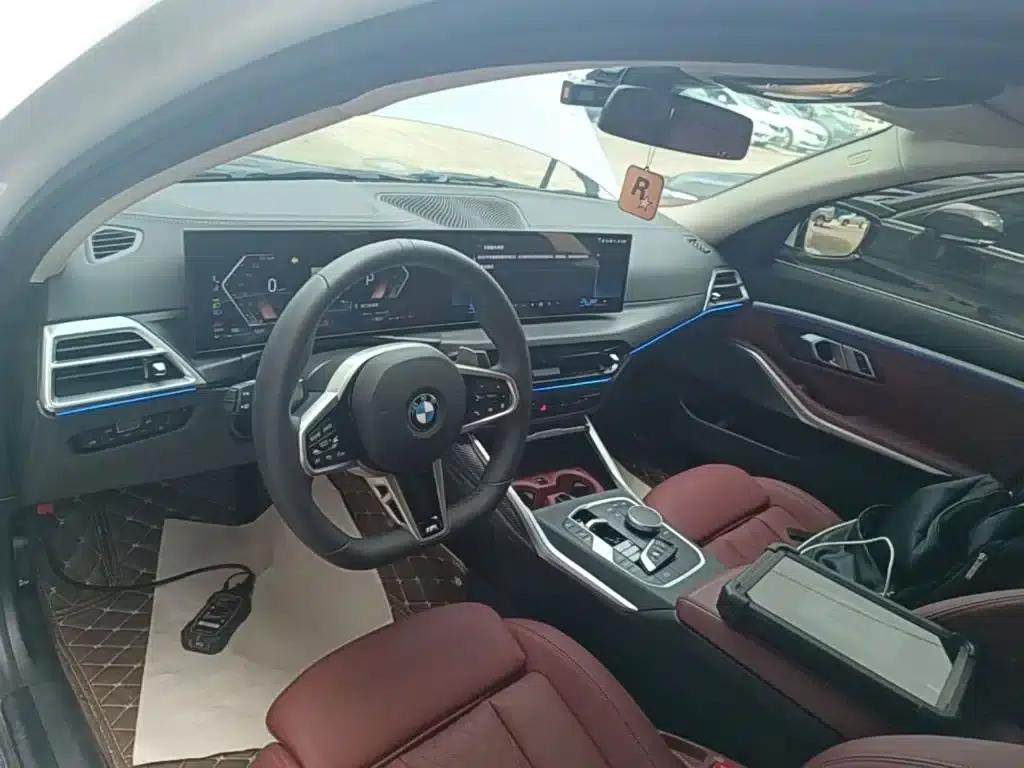 2025 BMW 3 Series 325Li M Sport Package — миниатюра 10