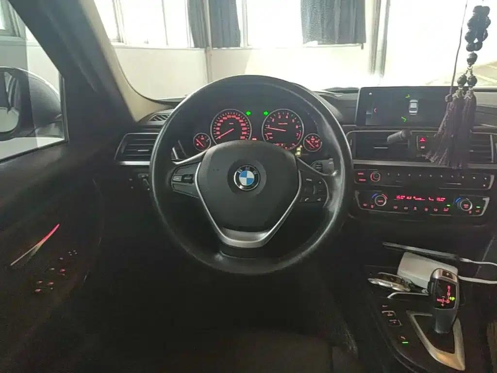 BMW 3 Series 2019 320Li Fashion Edition — миниатюра 11